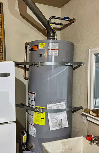 https://innaloohotwater.com.au/uploads/2025/06/electric-hot-water-system-58767.jpg