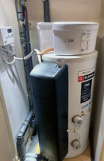 https://innaloohotwater.com.au/uploads/2025/06/electric-hot-water-system-70649.jpg