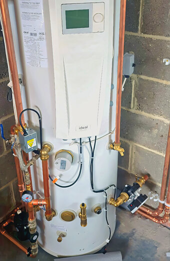 https://innaloohotwater.com.au/uploads/2025/06/gas-hot-water-system-13675.jpg