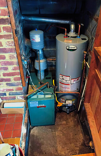 https://innaloohotwater.com.au/uploads/2025/06/gas-hot-water-system-50310.jpg