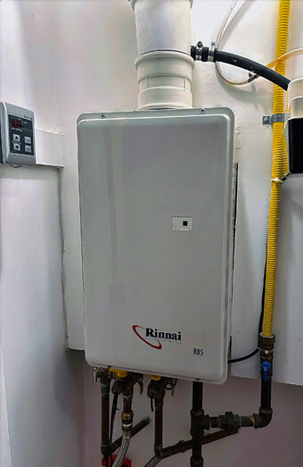 https://innaloohotwater.com.au/uploads/2025/06/hot-water-87450.jpg